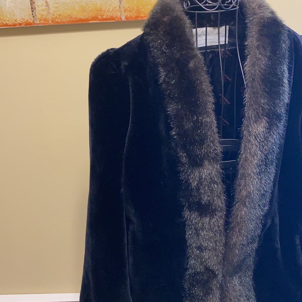 Jordache faux fur jacket - Picture 3 of 11